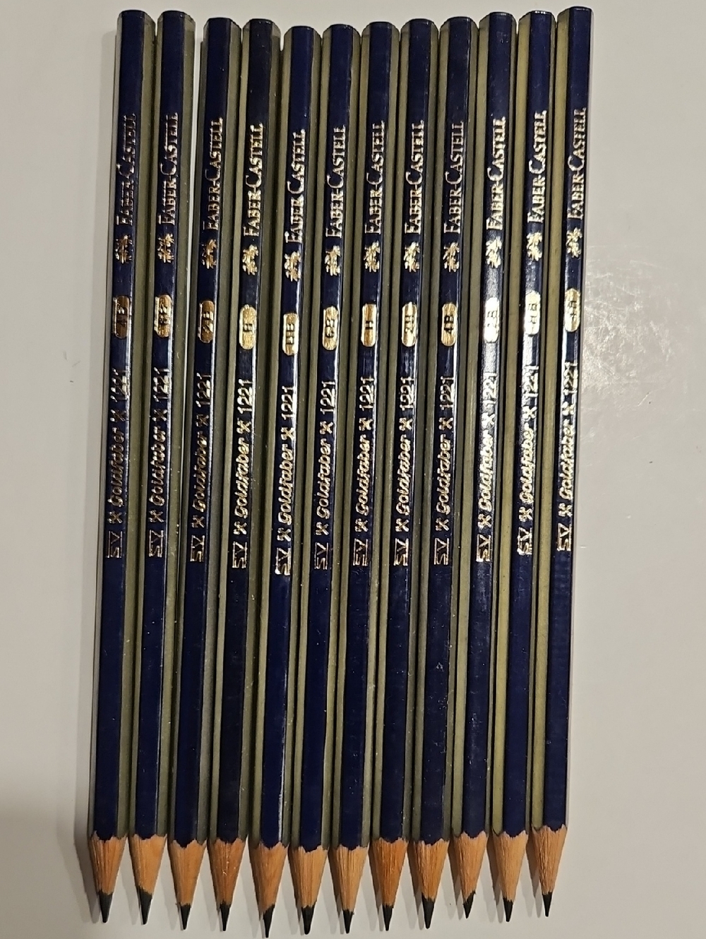 Faber-Castell Classic HB 1221 12 Pencils Set Artist Sketching